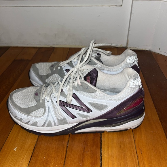 New Balance Women's Gray and Purple Sneakers - Picture 1 of 4